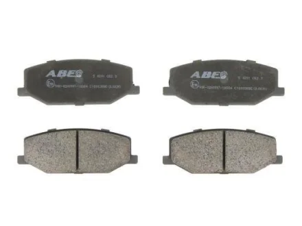 Комплект гальмівних колодок передн, SUZUKI JIMNY, SAMURAI, SJ410, SJ413, SUPER CARRY 1.0/1.3/1.9D 09.81- ABE C18003ABE