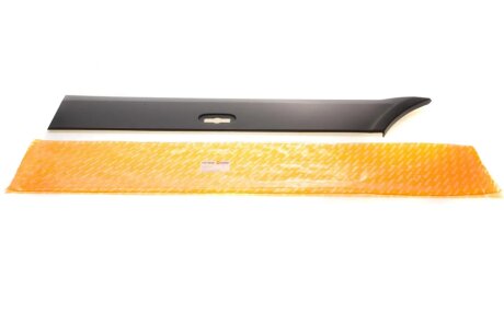 Молдинг кузова (бичний/L) MB Sprinter (W906)/VW Crafter 06- UA63 AUTOTECHTEILE 100 6948