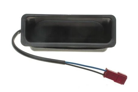 Ручка кришки багажника з кнопкою, матеріал пластик AUTOTECHTEILE 710 5113