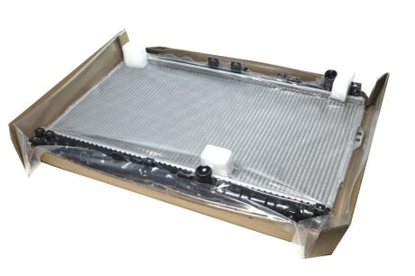 Радіатор охолодження двигуна Hyundai Trajet (01-07) MT AVA AVA COOLING HY2077