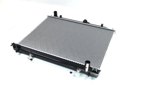 Радіатор охолодження двигуна Mitsubishi Pajero III 3.5i 00>09/02 4AT AC+/-, Pajero IV 3,0i 5AT 12/07>08/10 AVA AVA COOLING MT2170