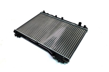 Радіатор охолодження SUZUKI GRAND VITARA 2,0; 2,4 MT (AVA) AVA COOLING SZ2104