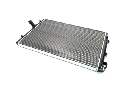 Радіатор охолодження двигуна GOLF5/TOURAN/A3 DIES 03-VW2208 (Ava) AVA COOLING VN2208
