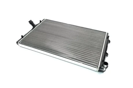 Радиатор охлаждения двигателя GOLF5/TOURAN/A3 DIES 03- VW2208 (Ava) AVA COOLING VN2208