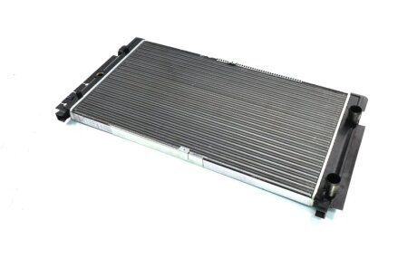 Радіатор охолодження VOLKSWAGEN TRANSPORTER T4 (70X, 7D) (90-) (AVA) AVA COOLING VNA2149