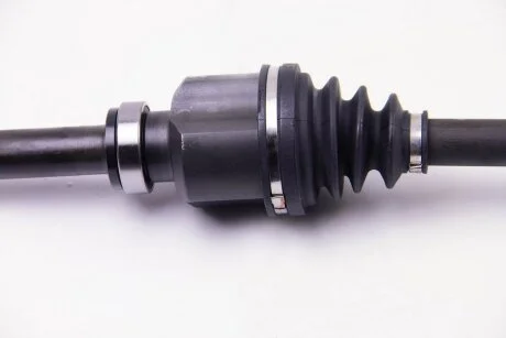 Піввісь CITROEN C5 2009-, DISPATCH/JUMPY 2011-, DS5 2011- -ua BGA DS1401R