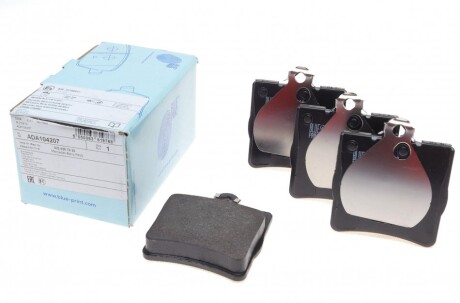 Колодки гальмівні (задні) MB (W202/203/208/210) 93-11/ Crysler Crossfire 3.2 03-08 UA63 BLUE PRINT ADA104207