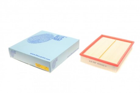 Фільтр повітряний Land Rover Discovery IV 4WD -18 C.I.U BLUE PRINT ADJ132202