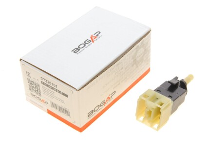 Датчик педалі гальма MB Sprinter/VW LT -06 (opt-om) BOGAP C7326101