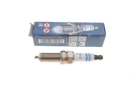 Свічка запалювання Hyundai Accent/i10 1.0/1.4 10- (opt-om) BOSCH 0 242 129 521