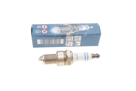 Свеча зажигания Land Rover Defender/Discovery/Range Rover 88-02 (opt-om) BOSCH 0 242 225 599