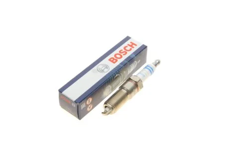 Свеча зажигания Chrysler Grand Voyager/Voyager/Jeep Cherokee 2.4 00-08 0 242 225 668 (opt-om) BOSCH 0242225668