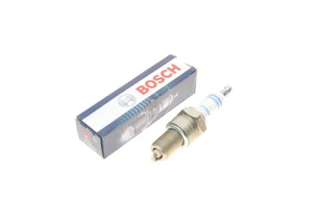 Свічка запалювання VW Caddy/Golf/Passat 1.6 -92/Audi 80/100 1.3-1.8 -87/Chevrolet Aveo (opt-om) BOSCH 0 242 229 687