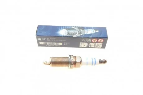 Свічка запалювання Jeep Grand Cherokee 4.7 V8 05-10 (opt-om) BOSCH 0 242 229 764