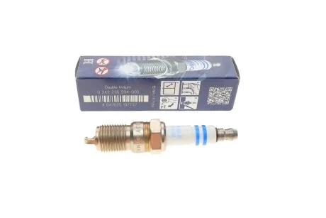 Свеча зажигания Ford Focus/Volvo S80/S40 1.8/2.0i 04-12 (opt-om) BOSCH 0 242 236 594
