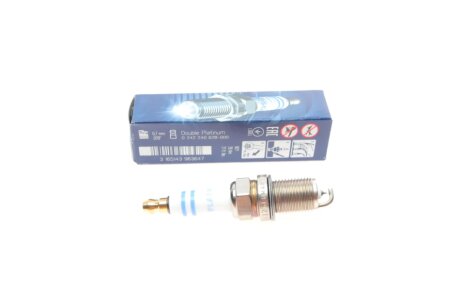 Свічка запалювання Porsche Cayenne 4.5 02-07 (opt-om) BOSCH 0 242 240 628