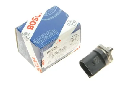 Датчик тиску палива VW Caddy/Touran 2.0EcoFuel 06-15 (opt-om) BOSCH 0 261 545 026