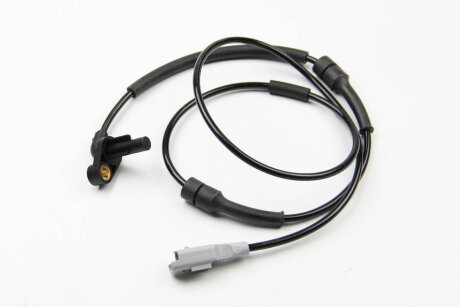 Датчик ABS (передній) Citroen Berlingo/Peugeot Partner 1.4-2.0i/D/HDI 96-15 (opt-om) BOSCH 0 265 007 666