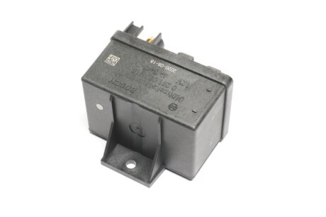 Реле свічок розжарювання Fiat Doblo 1.3 JTD 04- (opt-om) BOSCH 0 281 003 018
