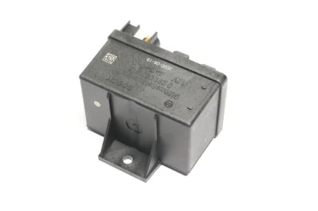 Реле свічок розжарювання Fiat Doblo 1.3 JTD 04- (opt-om) BOSCH 0 281 003 018