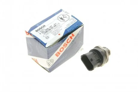 Датчик тиску палива Renault Laguna/Trafic 2.0dCi 06- UA63 BOSCH 0 281 006 187