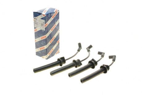 Провід запалювання Dodge Caravan 2.4 i 95-01 (к-кт) UA63 BOSCH 0 986 357 270