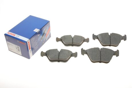 Колодки гальмівні (передні) BMW 3 (E36/E46) 92-06/5 (E34) 87-96/7 (E32) 87-94/Z3 (E36) 97-0 UA63 BOSCH 0 986 490 640
