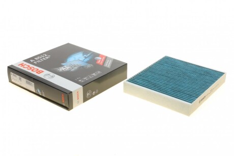 Фильтр салона Chevrolet Aveo (T300) 11-/ Opel Astra J 09- (угольный/антиаллергенный)) UA63 BOSCH 0 986 628 512 (фото 1)