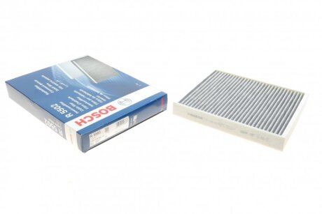 Фільтр салону Seat Ibiza V; Skoda Fabia II; VW Polo V вугіль. BOSCH 1 987 435 502