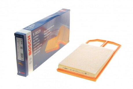 Фільтр повітряний VW Caddy 1.4 00-04 UA63 BOSCH F 026 400 019