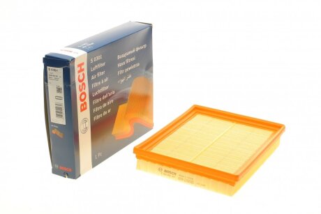 Фільтр повітряний Kia Carens 1.6/2.0 16V 06-13 (opt-om) BOSCH F 026 400 301
