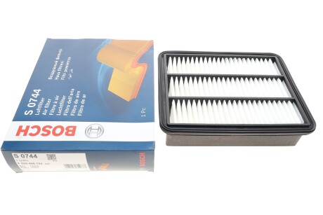 Фільтр повітряний Mazda 6/CX-5/CX-9 2.2D/2.5 12- (opt-om) BOSCH F 026 400 744