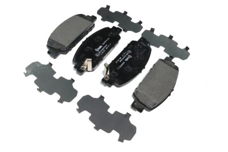 Колодки гальмівні дискові ПЕРЕДН HONDA HR-V (RU) 1.5 1.6I-DTEC 2015- BREMBO P 28 077