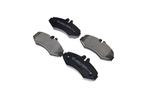 Колодка гальм. диск. MB VITO (638) передн. C.I.U BREMBO P 50 031