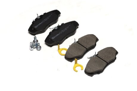 Колодка гальм. диск. OPEL VIVARO 01-, RENAULT TRAFIC 01- передн. C.I.U BREMBO P 56 061