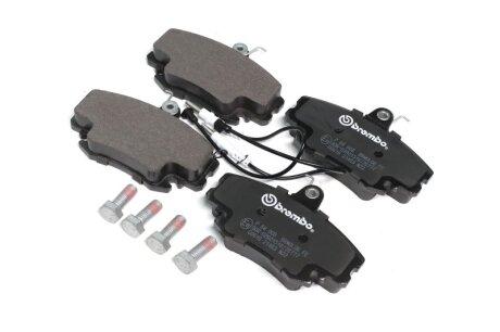 Колодки гальмівні дискові ПЕРЕДН DACIA LOGAN 04-, RENAULT 19, 20, 21, 25 86-, CLIO, SANDERO, MEGANE 96- BREMBO P 68 008