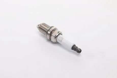 Свіча запалювання DACIA LOGAN (LS_) 04-|FIAT PANDA (169_) 03-, PUNTO (176_) CHAMPION CET2