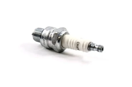 Свічка запалювання ГАЗ 24, 2410, 3102, 3110, ГАЗель, УАЗ (вир-во) CHAMPION OE059/T10