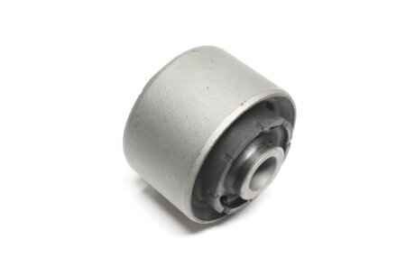 Сайлентблок важеля HYUNDAI/MITSUBISHI GALLOPER (I/II)/L 200/PAJERO/PAJERO SPORT I 1988-2000 REAR L/R -ua CTR CVM-3 (фото 1)