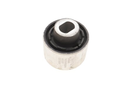 Сайлентблок важеля (переднього/знизу) MB C-class (W203) 00-07 UA63 Delphi TD759W