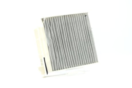 Фільтр салону RENAULT DUSTER 10-, LOGAN 04- вугільний Denckermann M110607K