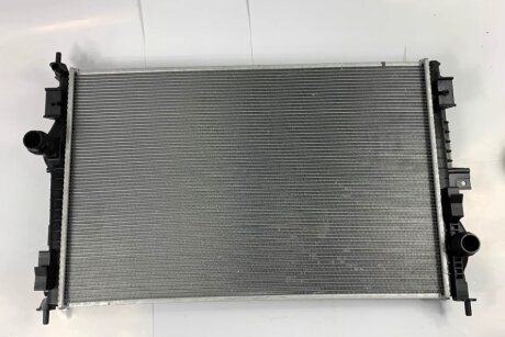 Радіатор охолоджування УЦІНКА. НЕЗНАЧНЕ ПОШКОДЖЕННЯ КРІПЛЕННЯ. CITROEN C4/PEUGEOT 308 1.6/2.0 2013-> -ua DENSO DRM21103