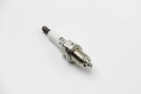 Свеча зажигания №3169 KJ20CR-L11 CHEVROLET DODGE HONDA JEEP OPEL ROVER DENSO KJ20CRL11