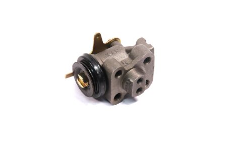 Циліндр гальм. перед. мосту ISUZU, Богдан Е2 передній правий (без прокачування) Dk-Дорожная Карта 8973588750DK