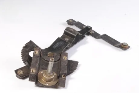 Стеклоподъемник двери передний прав. Волга 3110 (произ-во) Electrotechnics 3110-6104013