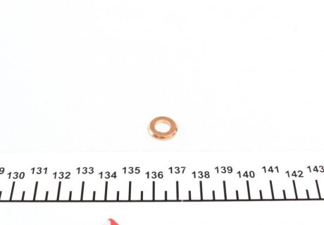 Шайба під форсунку VW Touareg 3.0 V6/4.2 V8 TDI/Audi A4/A6/A7 3.0TDI 08- (7x14x2) (opt-om) ELRING 767.140