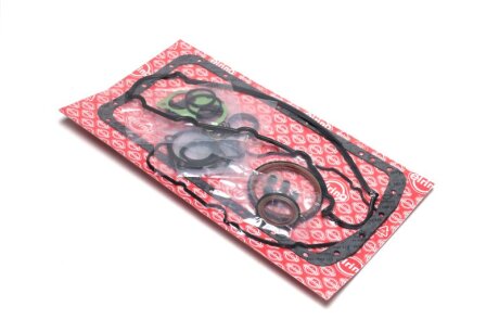 Комплект прокладок (верхній) Citroen Berlingo/Peugeot Partner 1.9D DW8 98- (без ГБЦ) UA63 ELRING 896.710