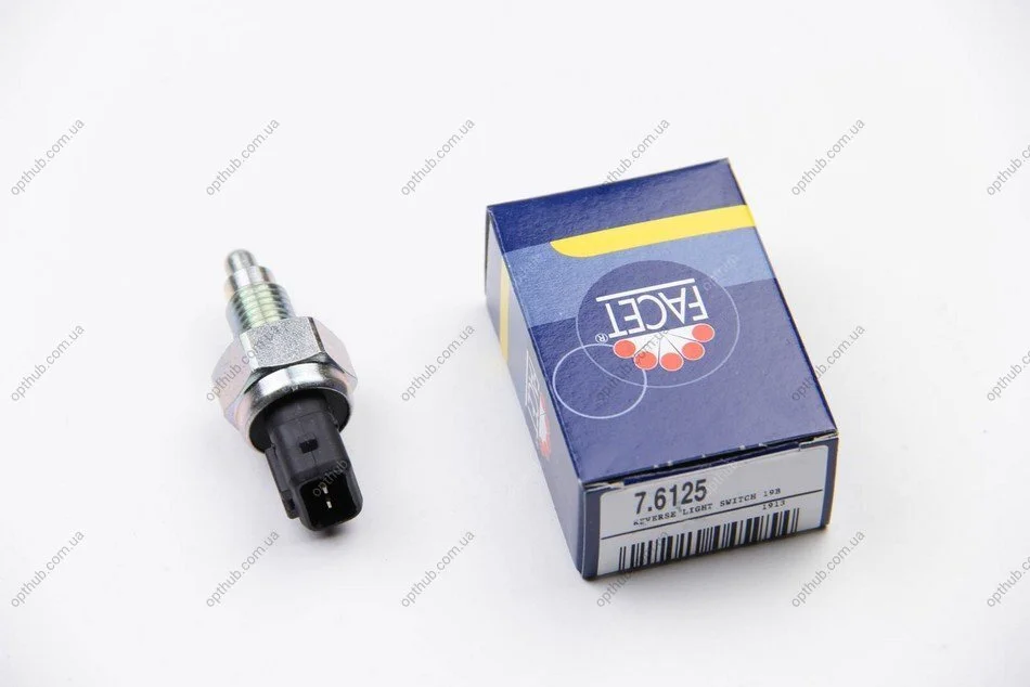 Датчик заднего хода T4 90-03/Caddy II 95-04/Golf -02 (7.6125) Facet FACET 76125 (фото 1)