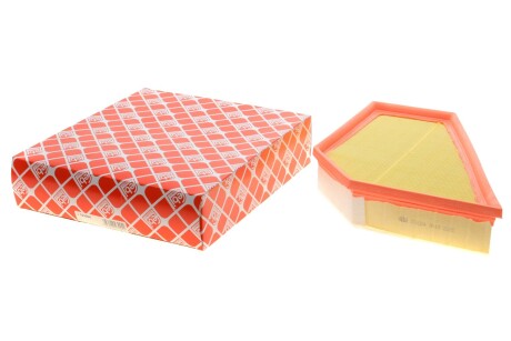 Фільтр повітряний Volvo C30/C70/S40/V40/V50 2.0/2.4D 06- (opt-om) FEBI BILSTEIN 103004