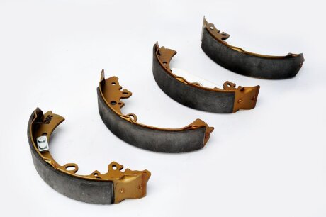 Колодки гальмівні барабанні TOYOTA HILUX 3.0DT P/UP D-4D - VIN MR0... KUN26 1KDFTV 2982CC 16V DOHC 4 X -ua FERODO FSB4010